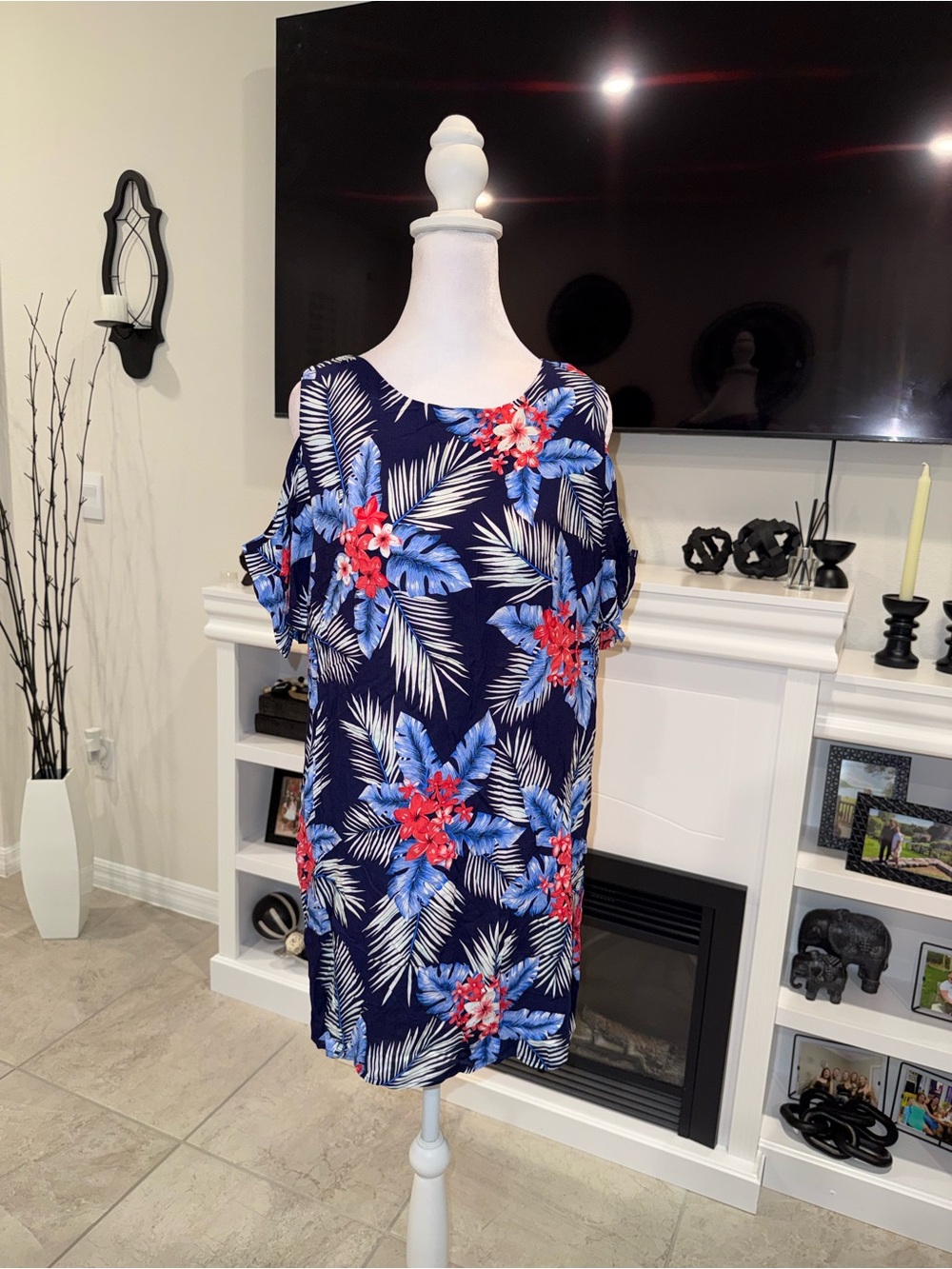 2 x 20$ Navy Tropical Floral Cold-Shoulder Midi Dress Size M